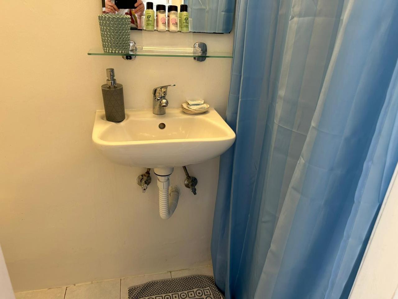 Apartment To Rent